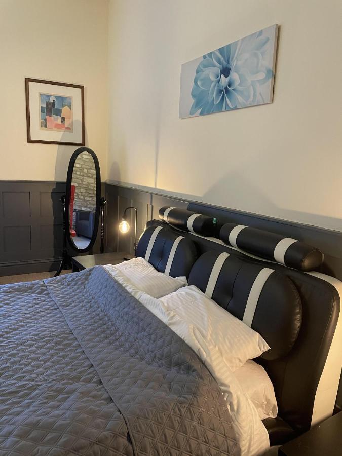 Bear Inn Bradford-On-Avon Esterno foto